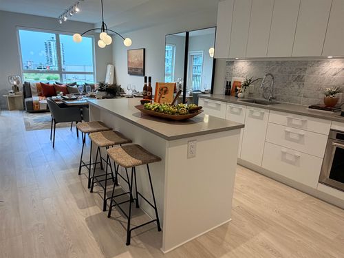 403-110 E 17th St, North Vancouver, BC, V7L0K4 | Card Image