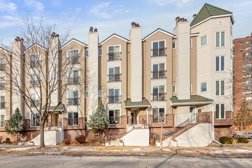 b4-910 Lincoln Ave, Minneapolis, MN, 55403-3049 | Card Image