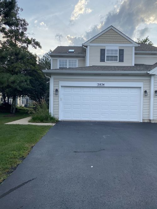 2824 White Thorn Cir, Naperville, IL, 60564-4753 | Card Image