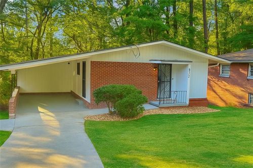 872 Harwell Rd Nw, Atlanta, GA, 30318-5828 | Card Image
