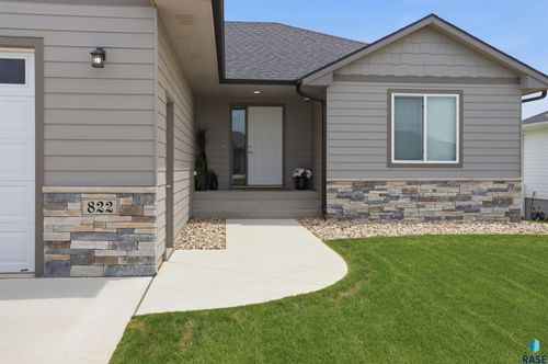 822 Melissa Ave, Harrisburg, SD, 57032-2756 | Card Image