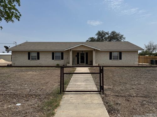 314 W Us Highway 57, La Pryor, TX, 78872 | Card Image