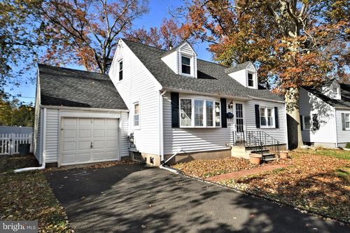 660 Osborne Ave, MORRISVILLE, PA, 19067-2222 | Card Image