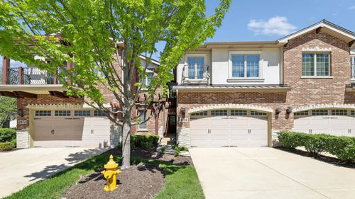 2466 Nicola Ct, Addison, IL, 60101-1040 | Card Image
