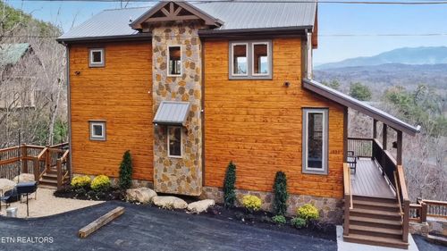 1835 Red Bone Way, Sevierville, TN, 37876 | Card Image
