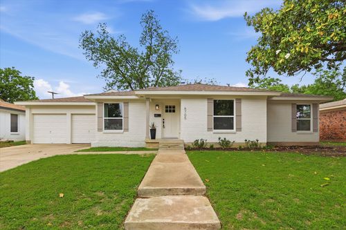 6705 Park Place Dr, Richland Hills, TX, 76118-6214 | Card Image