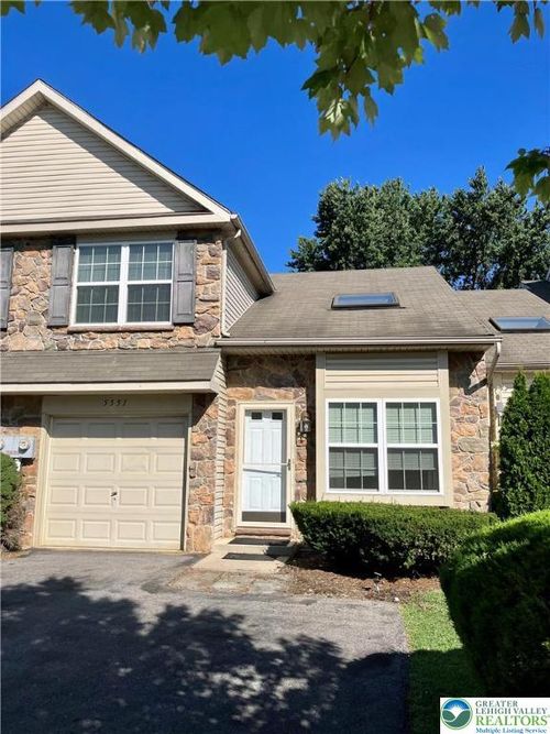 5551 Stonecroft Ln, Allentown, PA, 18106-9177 | Card Image