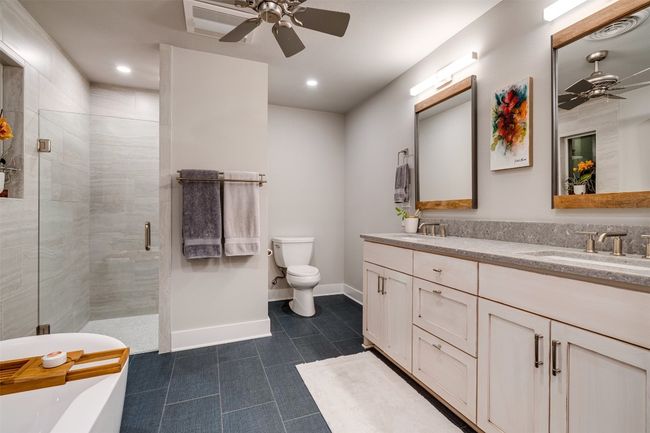 11 Sunset Trl, House other with 3 bedrooms, 3 bathrooms and 12 parking in Sunset Valley TX | Image 32