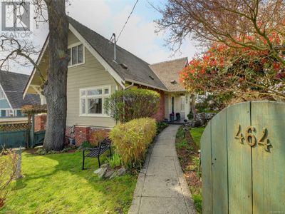 464 Stannard Ave, House other with 4 bedrooms, 5 bathrooms and 1 parking in Victoria BC | Image 1