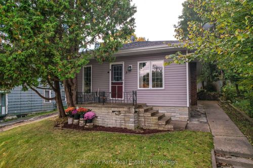 3 Cora St E, Huntsville, ON, P1H1T5 | Card Image