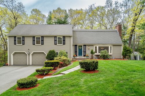 8 Hawthorne Rd, Winchester, MA, 01890-2206 | Card Image