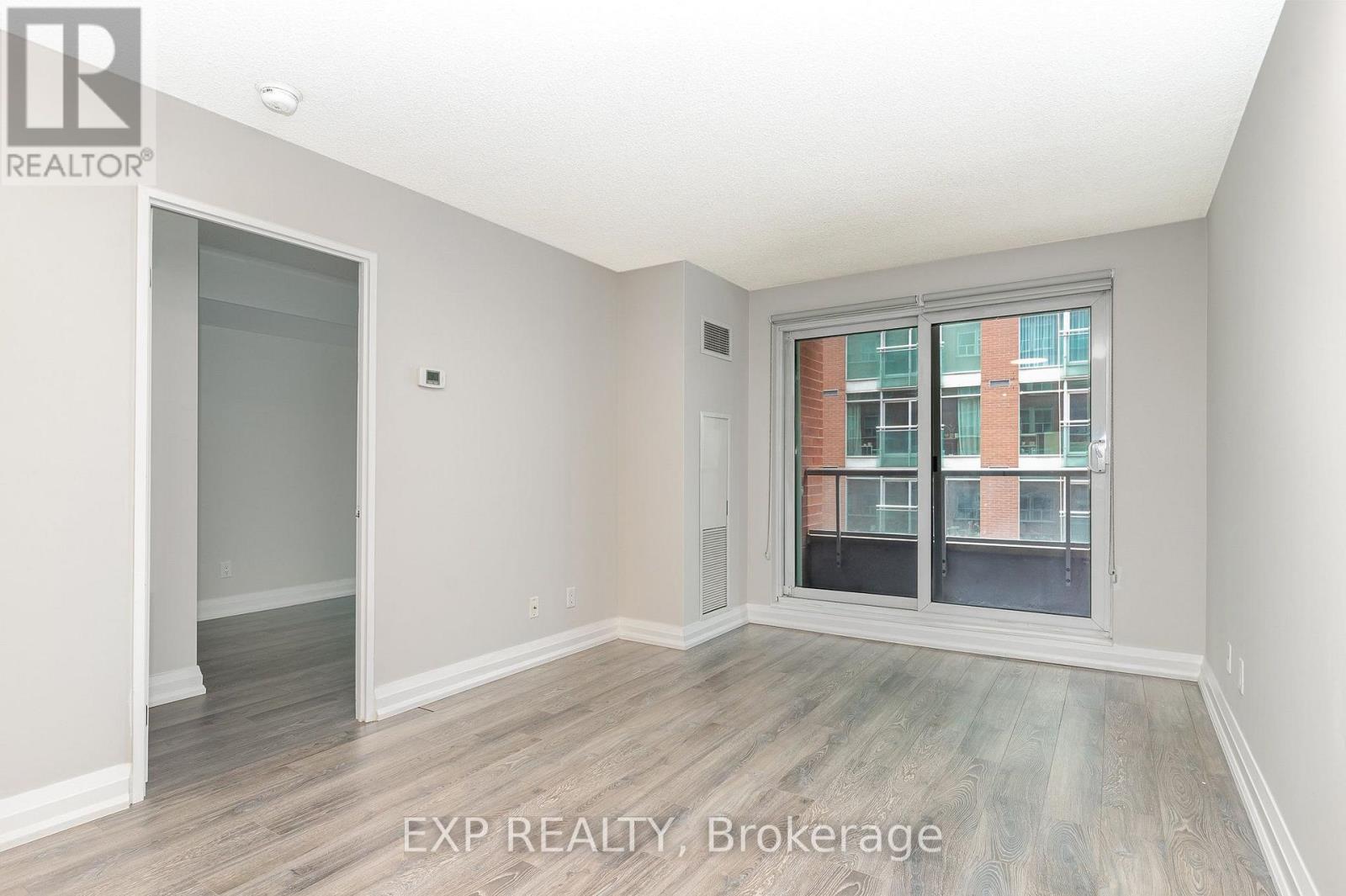 Residential Lease in Toronto (Moss Park) 3