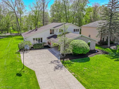 5133 Stansbury Dr, Solon, OH, 44139-1232 | Card Image