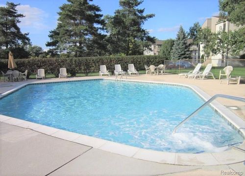 unit-311-31993 12 Mile Rd, Farmington Hills, MI, 48334-3638 | Card Image