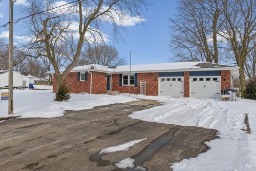 302 N Jackson St, Philo, IL, 61864-9690 | Card Image