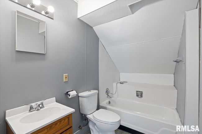 1309 N Perry St, Home with 0 bedrooms, 0 bathrooms and 3 parking in Davenport IA | Image 13