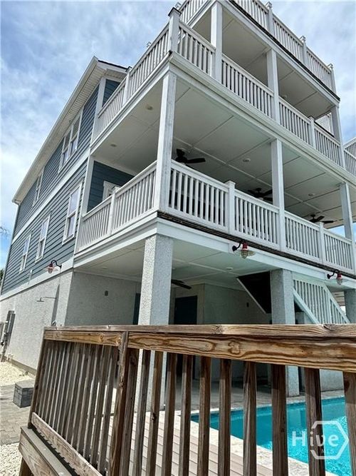 8 13th Ln, Tybee Island, GA, 31328-8953 | Card Image