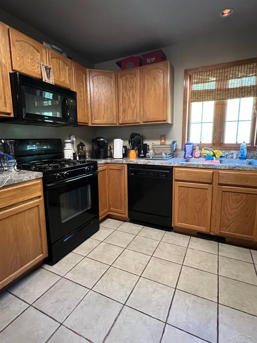 3505 Hermansau Dr, Saginaw, MI, 48603-2569 | Card Image