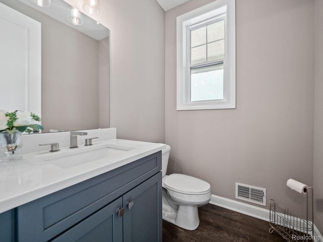 Half Bathroom | Image 25