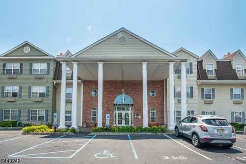 6104 Richmond Rd, West Milford, NJ, 07480-5117 | Card Image