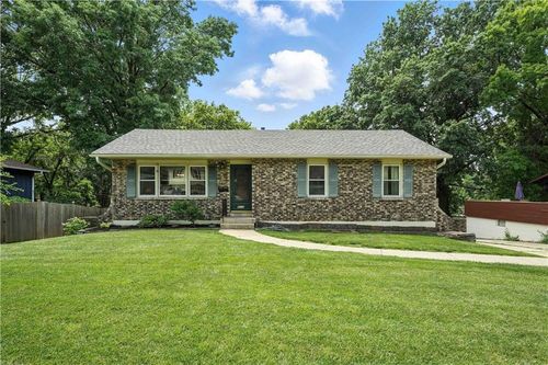 9215 W 76th Street, Overland Park, KS, 66204 | Card Image