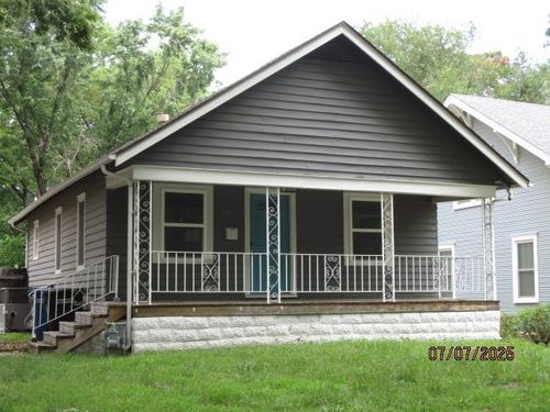 224 E Broadway Ave, Augusta, KS, 67010-1504 | Card Image
