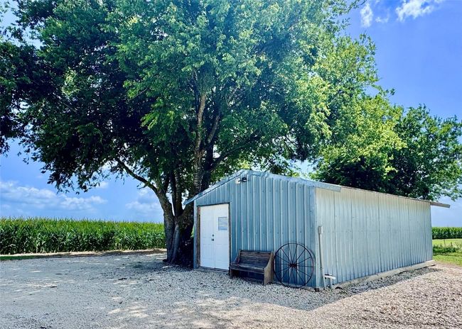 13801 Krause Rd, Home with 4 bedrooms, 3 bathrooms and 6 parking in Holland TX | Image 7