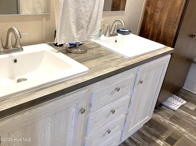 Master Bath | Image 15