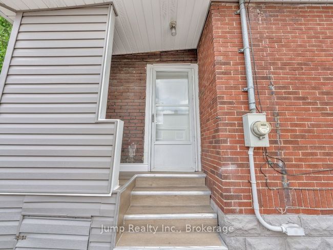 1662 Cadillac St, House other with 5 bedrooms, 3 bathrooms and null parking in Windsor ON | Image 31