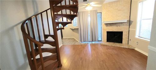 611-2500 Burleson Rd, Austin, TX, 78741-5653 | Card Image