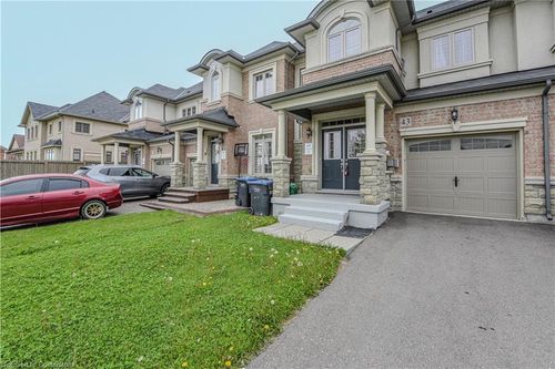 43 Yarmouth St, Brampton, ON, L7A4X5 | Card Image