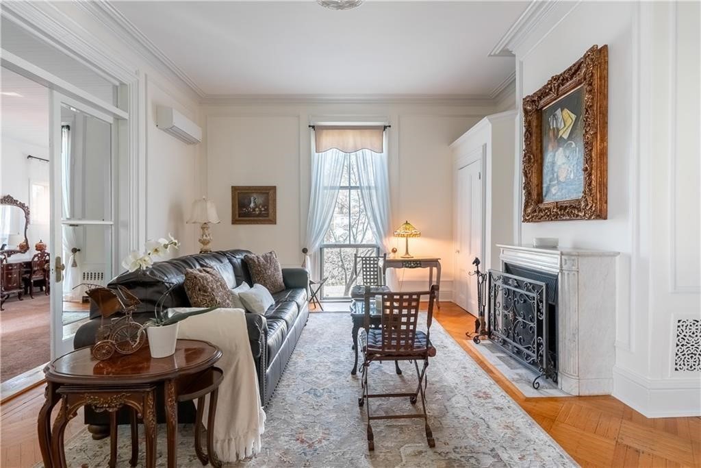 Residential Lease in Newport