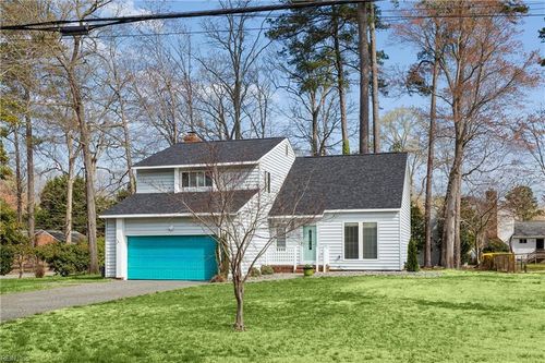 514 York Warwick Dr, Yorktown, VA, 23692-4605 | Card Image