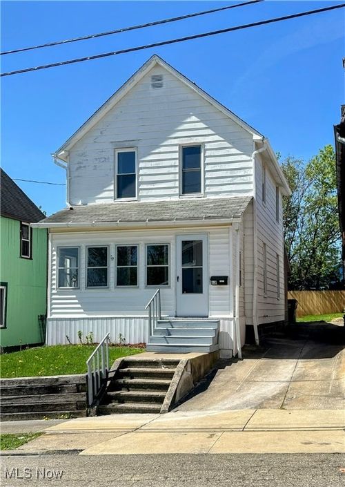 12 24th St Sw, Barberton, OH, 44203-7202 | Card Image