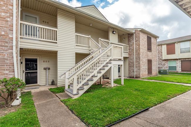 FRONT VIEW OF UNIT /UPSTAIRS UNIT | Image 22
