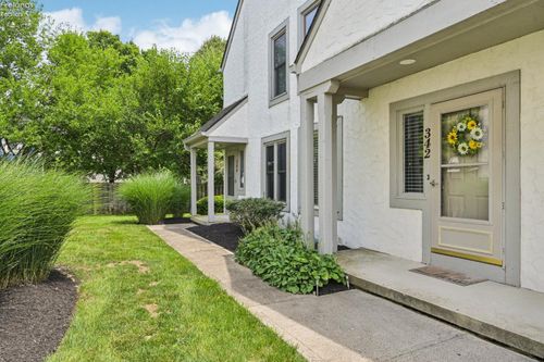 342 Saint Andrews Dr, Dublin, OH, 43017-3348 | Card Image