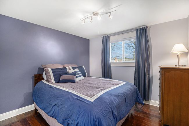 All bedrooms have neutral designer decor. | Image 14