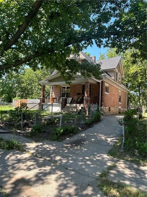 2512 Mersington Avenue, Kansas City, MO, 64127 | Card Image