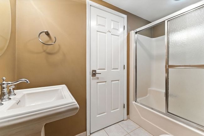 APT-5 - 1 Ledgewood Way, Condo with 2 bedrooms, 2 bathrooms and 1 parking in Peabody MA | Image 9