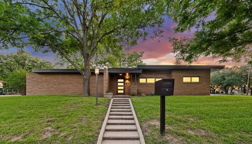 511 Sunset St, Clifton, TX, 76634-1830 | Card Image
