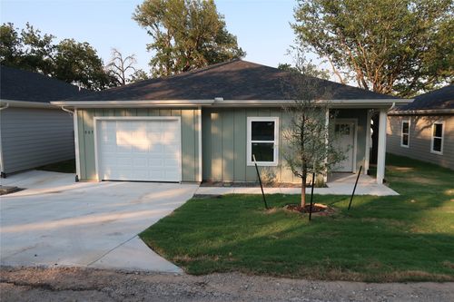 807 Branding Iron Trl, Granbury, TX, 76049-6724 | Card Image