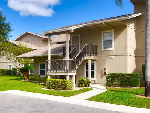 a-18419 Se Wood Haven Ln, Jupiter, FL, 33469-1125 | Card Image