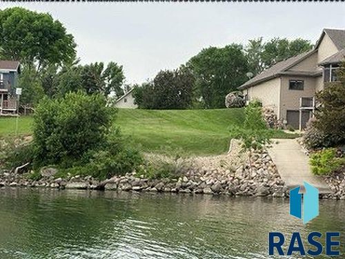 6554 Killarney Park Dr, Wentworth, SD, 57075-7314 | Card Image