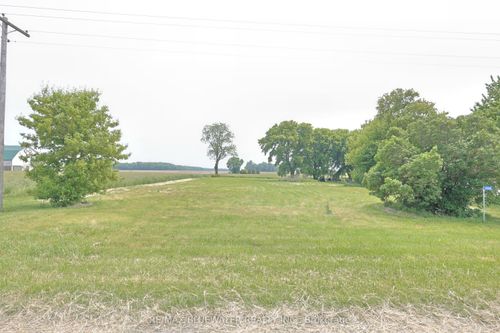 2095 Mount Carmel Dr, Dashwood, ON, N0M1N0 | Card Image