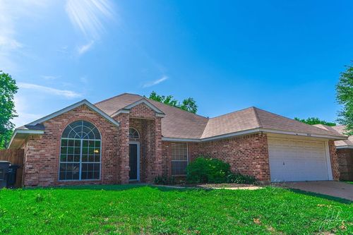 8016 Tree Leaf Ln, Fort Worth, TX, 76123-1386 | Card Image
