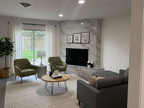 8411 Braeburn Valley Dr, Houston, TX, 77074-4411 | Card Image