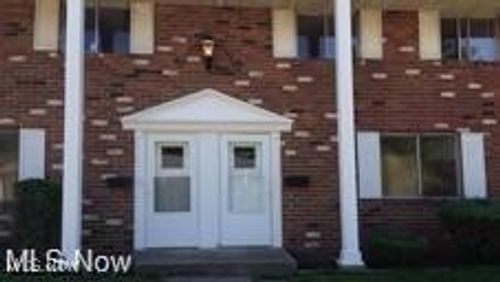 561 S Shore Ct, Vermilion, OH, 44089-1935 | Card Image