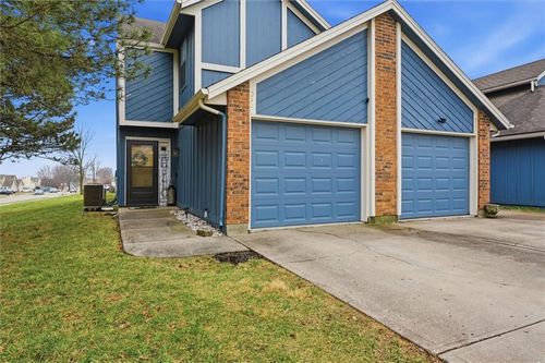 apt-d-512 Ne Brookwood Cir, Blue Springs, MO, 64014-6603 | Card Image