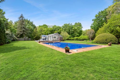140 Three Mile Harbor Rd, East Hampton, NY, 11937-2091 | Card Image