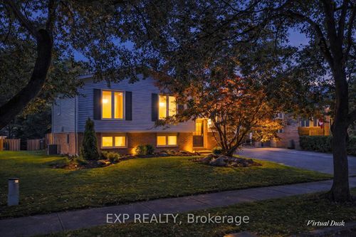 42 Farmington Crescent, London South, ON, N6K3J3 | Card Image